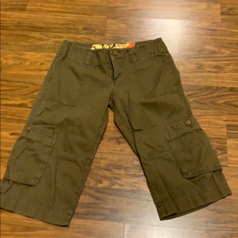 Capri pants